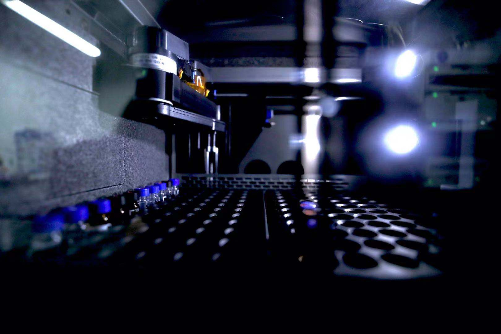 Small molecule drug screening platform: