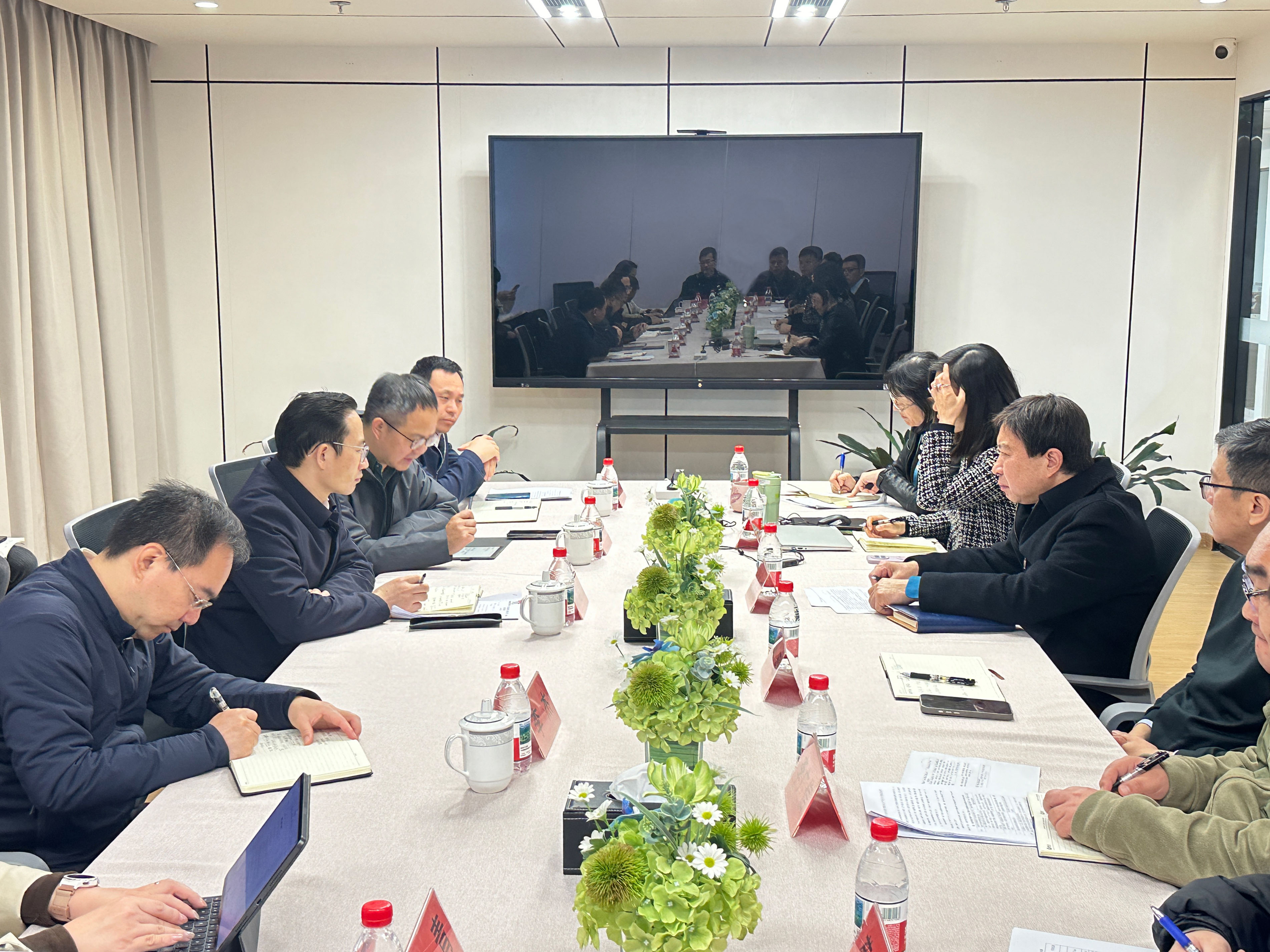 钱塘区党工委副书记、区委副书记钟建利等调研多禧生物